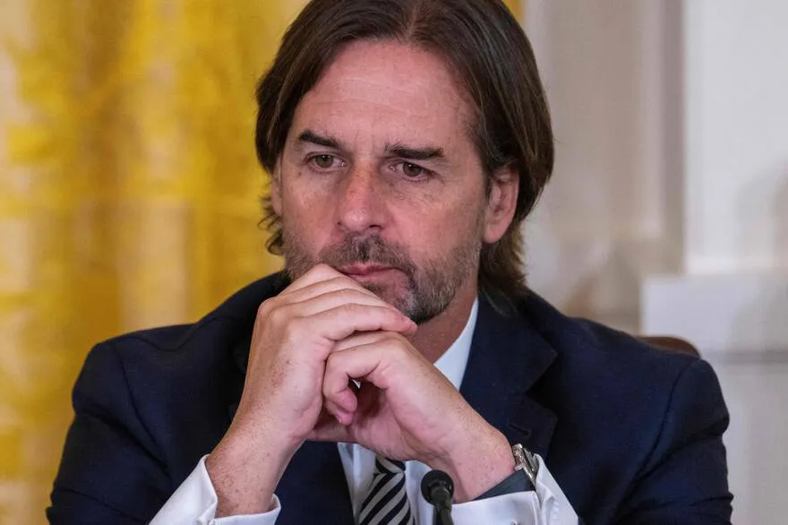 el-presidente-de-uruguay-luis-lacalle-YPOSBIXJOVCIPGGE352E2KNVKM