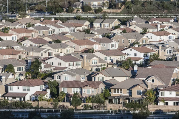 depositphotos_63348679-stock-photo-middle-class-california-suburbia