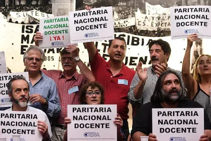 convocaron-a-un-paro-por-48-horas-desde-el-lunes-4ZGLUW3LFJA4LBVBPRCIJT45MQ