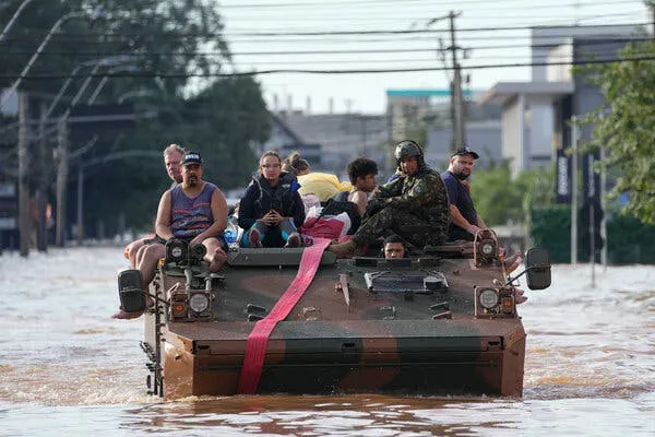 08Brazil-Floods-Photos-06-mgzv-articleLarge