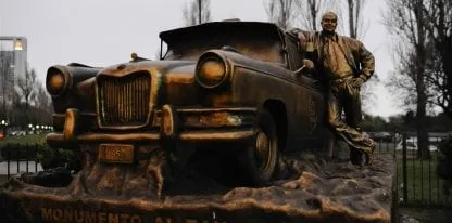 monumento-al-taxista_w416