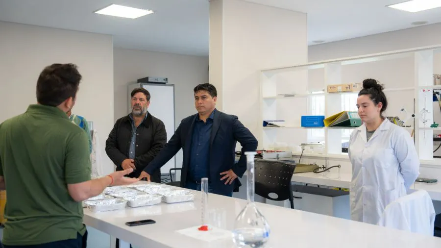 e50acaf85fd653d5458956456fa783c6_XL