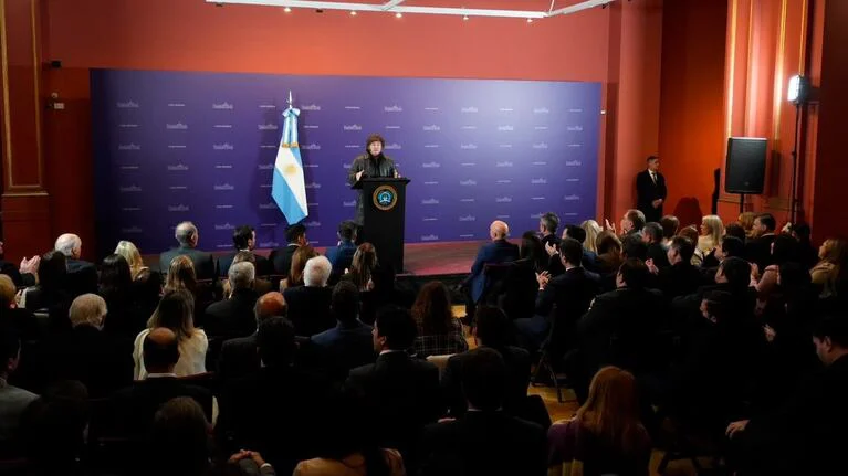 javier-milei-volvera-a-reunir-a-los-legisladores-de-la-libertad-avanza-en-casa-rosada-para-hablar-de-la-reforma-al-banco-central-foto-presidencia-G4IWWOIWXNC4PNUUTFA6KQWP44