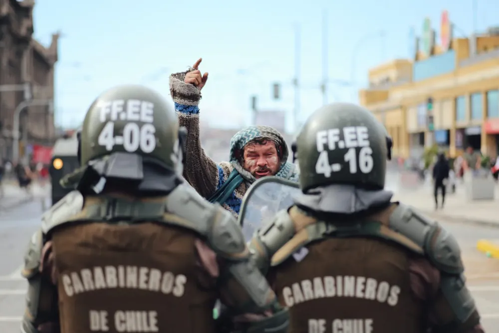 Amnistia-Internacional-insto-a-Chile-a-avanzar-en-la-reforma-de-Carabineros-1536x1024