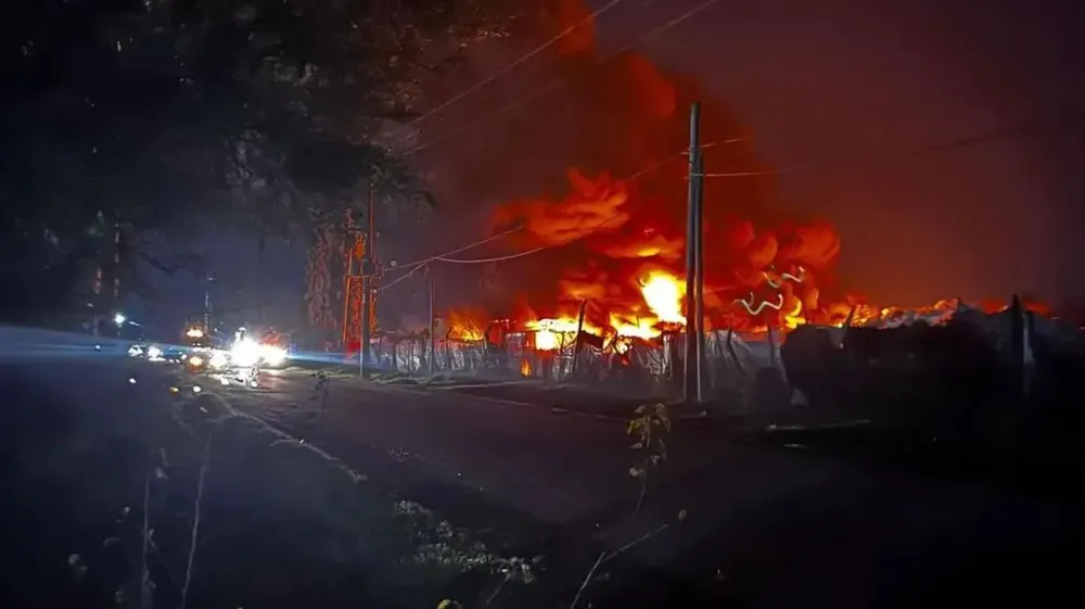incendio-papelera-melchor-romerojpg