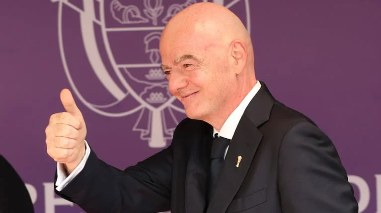 el-presidente-de-la-fifa-recibio-el-respaldo-de-exjugadores-y-leyendas-del-futbol-foto-ap-PDXFNUQS5VF2XGGSST5LPYWRJ4