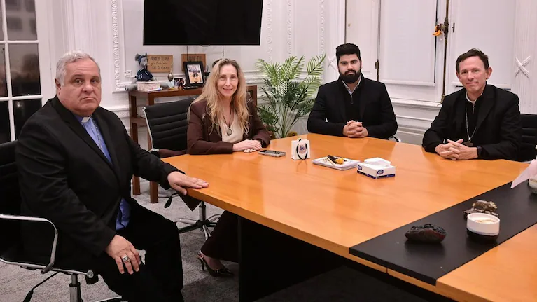 karina-milei-y-autoridades-de-la-conferencia-episcopal-argentina-en-la-casa-rosada-foto-presidencia-ACKKLWX4BBHUPHQ74UM4WAC6R4