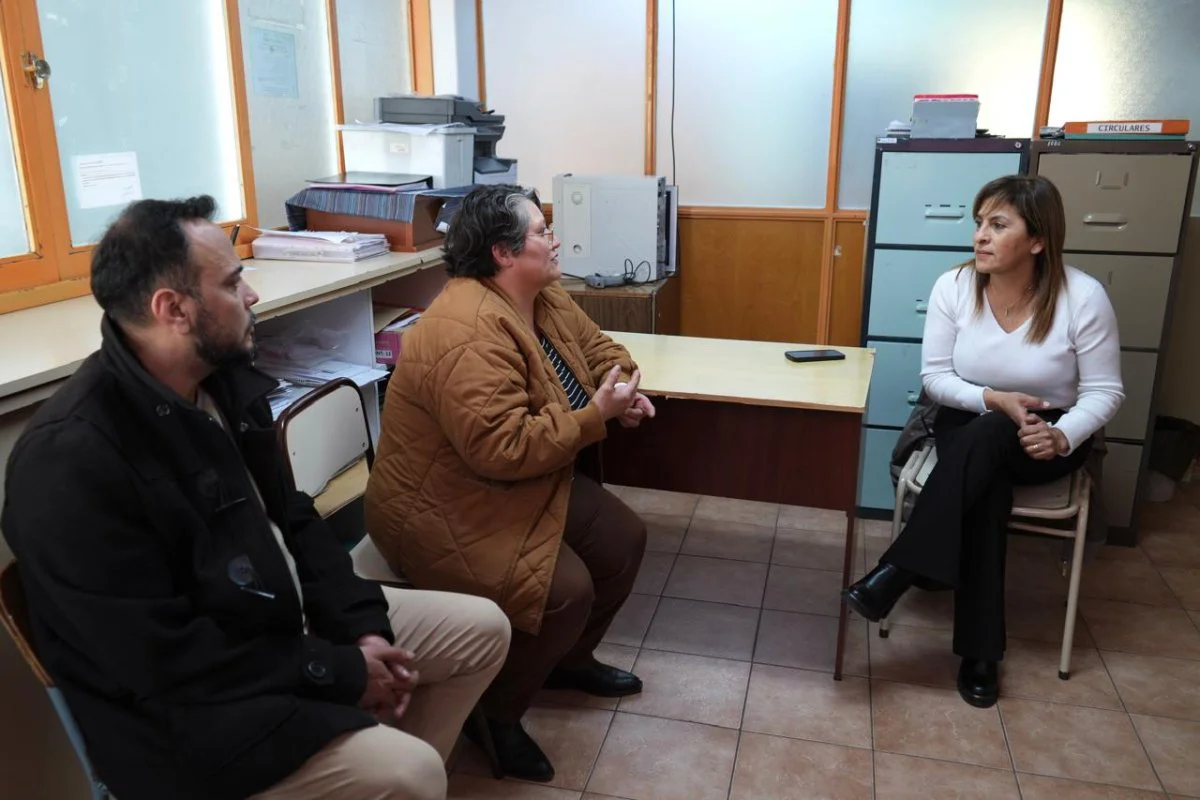 260909-ENTREGA_DE_ZAPATILLAS_EN__PICO_TRUNCADO__7_