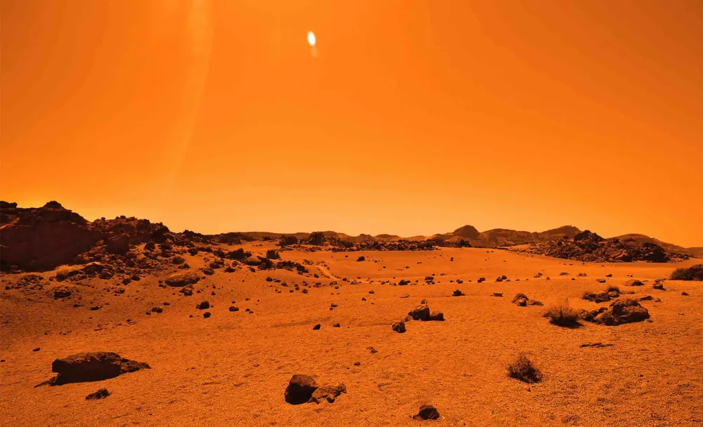 La-NASA-capta-los-rayos-del-sol-en-Marte-mientras-estudiaba-las-nubes-que-brillan-de-noche