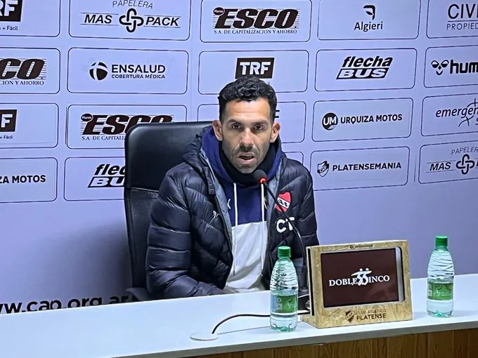 Tévez conferencia