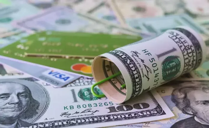 El-dolar-tarjeta-sera-un-20-mas-barato-por-el-fin-del-Impuesto-PAIS