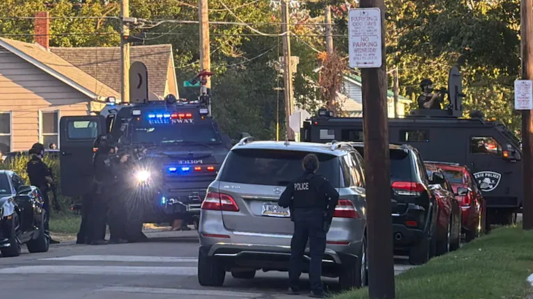 la-policia-de-erie-investiga-el-tiroteo-que-conmociono-a-la-ciudad-de-pensilvania-en-estados-unidos-foto-gentileza-erie-news-now-JDPY7BXV4VCSNMPQSLU4HI324M