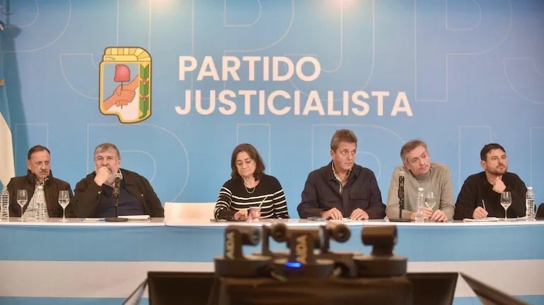 el-peronismo-intenta-reorganizarse-para-el-dia-despues-de-que-cristina-kirchner-empiece-a-cumplir-su-condena-de-seis-anos-de-prision-foto-pj-NUTDJL2IRRHD7OKFXMICDM7NYA