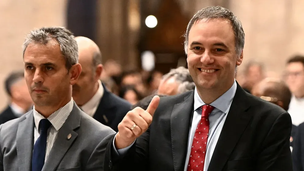 ministro-manuel-adorni-y-el-respaldo-del-jefe-de-los-diputados-martin-menem-foto-reuters-YGMUJRMULVCEZAZL6B2FUAYORU