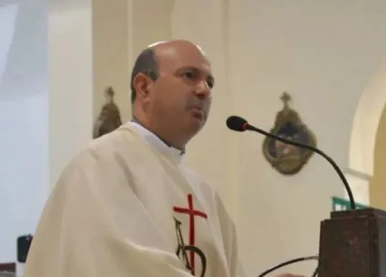 sacerdote-condena-santa-fe