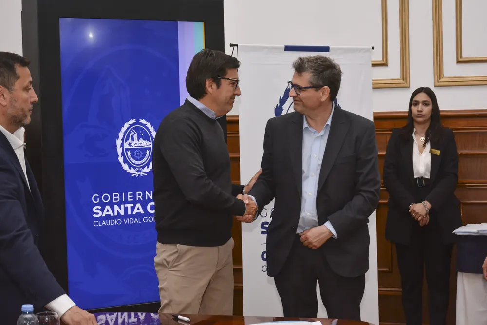 20251110_FIRMA_CONTTRATOS_PETROLEROS_21