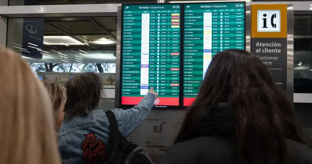 Nuevo-paro-salvaje-de-los-gremios-aeronauticos-miles-de-pasajeros