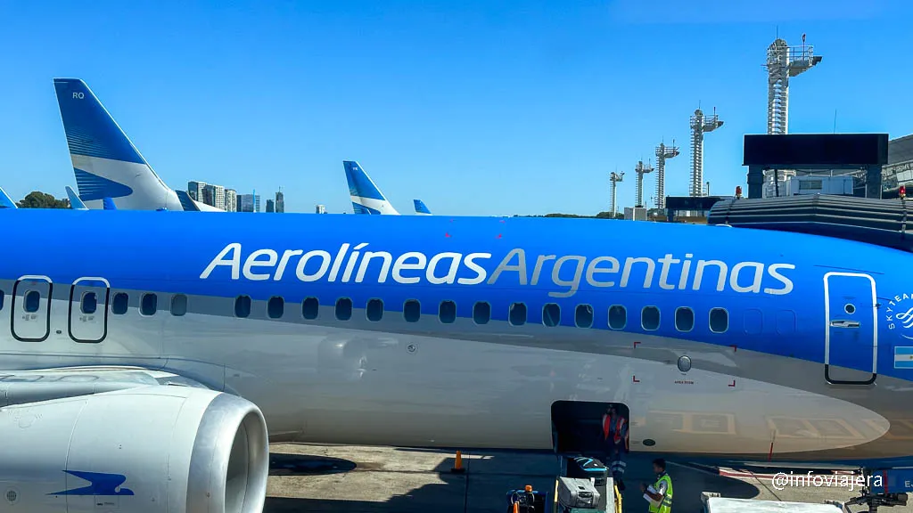 Avion-Aerolineas-Argentinas-en-AEP (1)