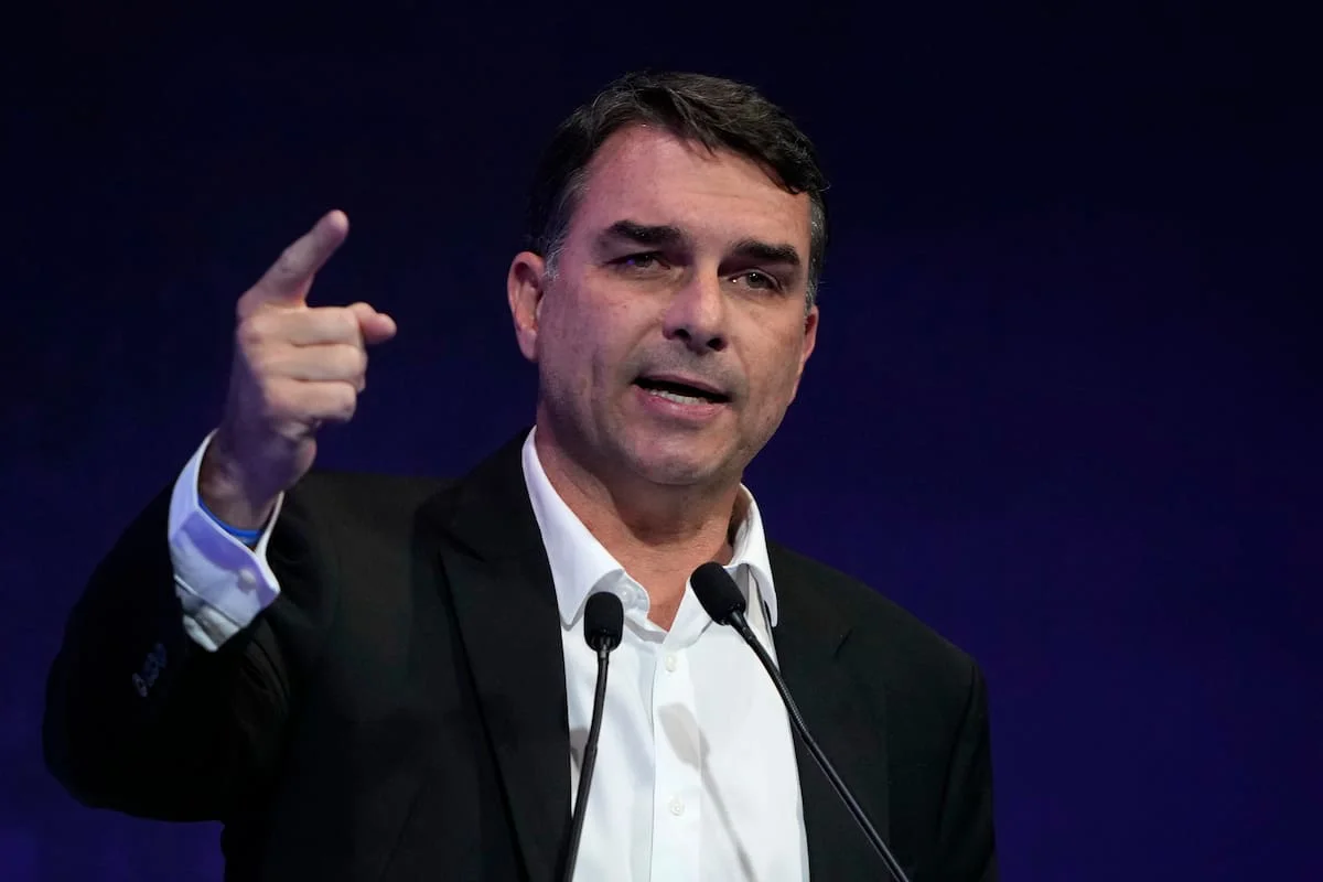 el-candidato-presidencial-flavio-bolsonaro-del-BDHL6KQ5ZBESHNVVI7AS53J7HE