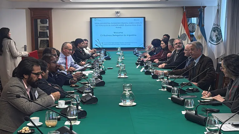 la-delegacion-empresarial-india-y-los-ejecutivos-de-las-camaras-agroexportadoras-locales-debatieron-propuestas-para-impulsar-un-acuerdo-de-libre-comercio-entre-el-mercosur-e-india-foto-bcba-PHPVOPA4DFGENDCSLKNV2LSIII