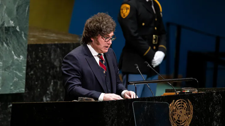 riesgo-pais-el-gobierno-atribuye-la-suba-al-contexto-global-y-espera-una-baja-en-los-proximos-meses-foto-dave-sanders-para-the-new-york-times-TGJ4FRHNMFA5HNBQ3VDGXNAWS4