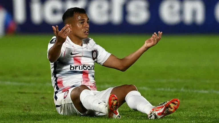 el-futbolista-nahuel-perrito-barrios-recibio-un-tiro-en-el-muslo-izquierdo-y-quedo-detenido-foto-afp-FZ734PVS5JBAJKADQCCSG7NPPM