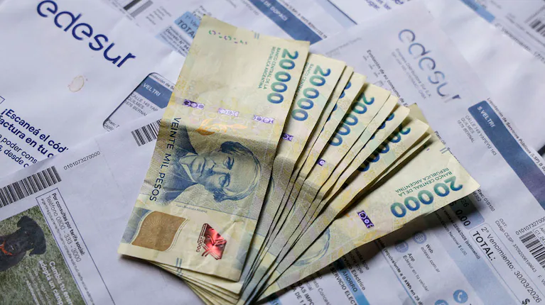 el-peso-de-los-servicios-en-el-ingreso-familiar-crecio-por-la-suba-de-tarifas-foto-damian-dopaciona-ZFWUX3KZ5VG7ZFTO32XZ4EYRAQ
