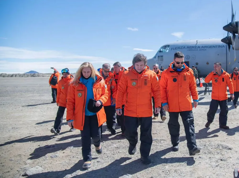 milei-la-antartida-1jpg