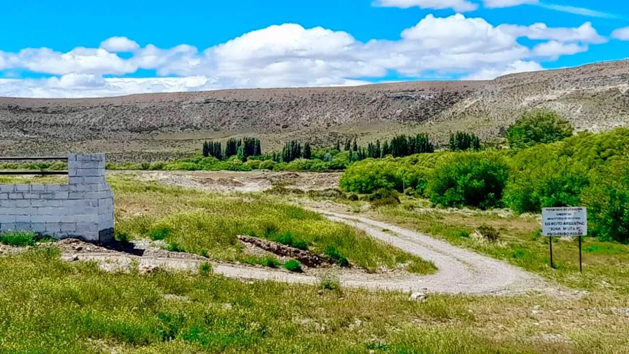 chubut-el-ejercito-corto-el-acceso-de-los-vecinos-a-un-rio-25092025-2106125