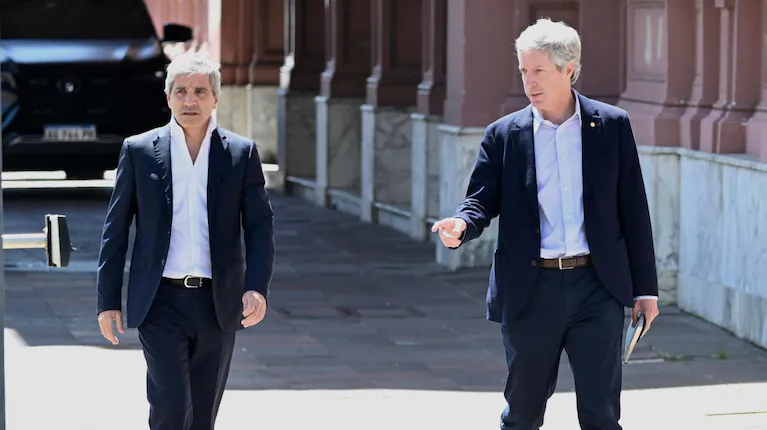 el-bcra-anuncio-que-las-bandas-de-flotacion-del-dolar-se-actualizaran-por-la-inflacion-mensual-desde-enero-foto-na-BGJKJ7VILRA6XHITFVUZOHVDZU