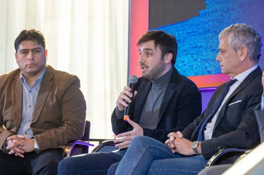 956d55cd003c5f04fd00c55eab1f1e45_XL