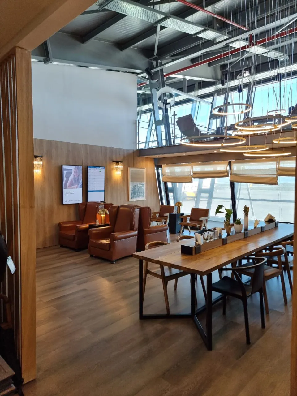 multimedia.normal.9641af9a9f22b45f.c2FsYSBWaXAxX25vcm1hbC53ZWJw