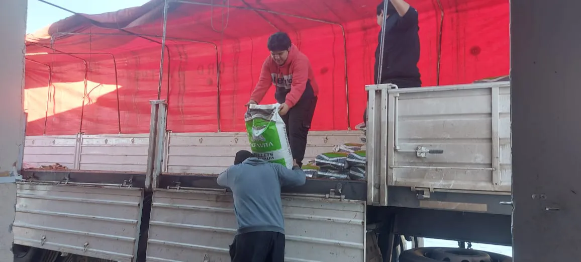 Emergencia_Climtica_Las_Heras__Primer_camion_con_alimento_para_animales__5