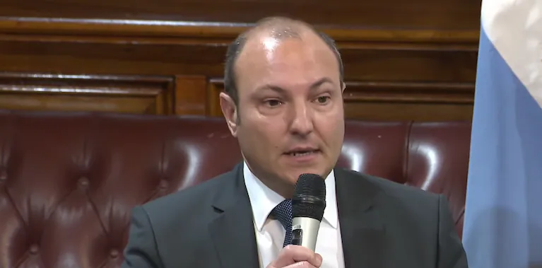 gaston-salmain-en-el-senado-fuente-captura-senado-argentina-GRDJTONY4VGFXKGC2H37MLOYKE (1)