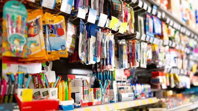 un-set-basico-alcanza-los-42637-con-una-suba-interanual-del-24-mientras-que-los-guardapolvos-rectos-se-ubican-en-torno-a-los-37849-con-un-incremento-del-13-segun-focus-market-foto-adobe-stock-5LFW7VB35ZDQ3CAKJ4V47OGQEU