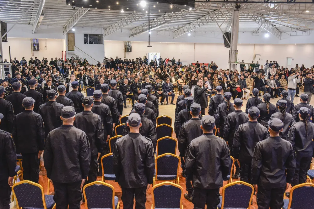 20251210_POLICIA_ACTO_EGRESO_PROMOCION_93-11