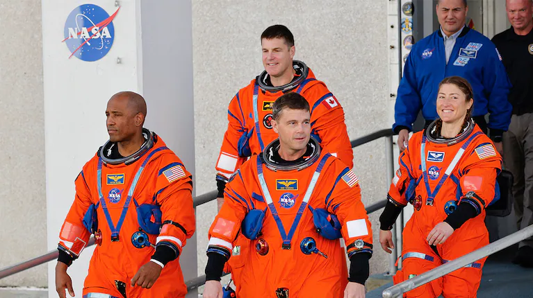 artemis-ii-nasa-ultima-detalles-mientras-la-tripulacion-entra-en-cuarentena-antes-de-su-viaje-a-la-luna-BRR5ZG7Y7FFYHMHECZITFCCIEM