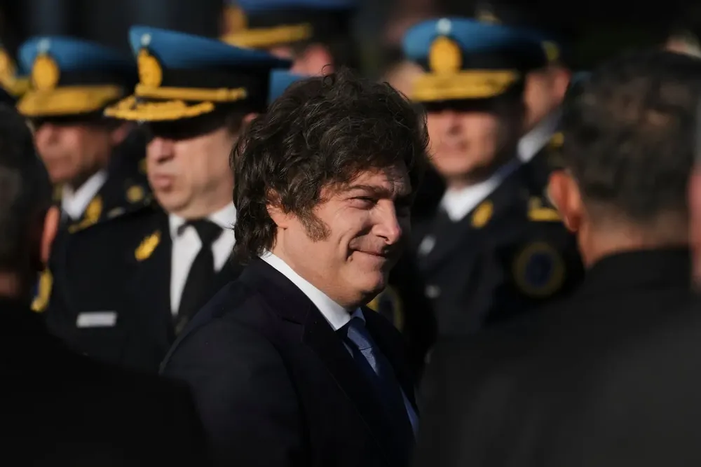 javier-milei-firmara-cuatro-decretos-que-reforman-las-fuerzas-federales-foto-ap-rodrigo-abd-SQOAG7E3BXJJRKCVVEJWUWOTPA