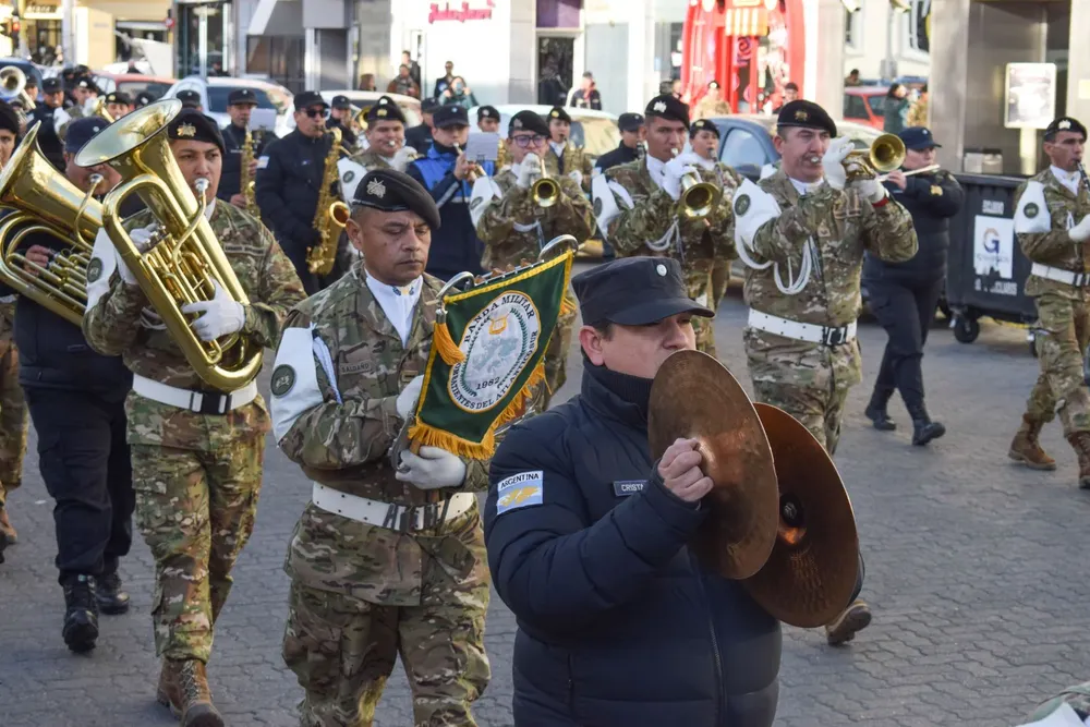 20260518_DIA_ESCARAPELA_BANDAS_MILITARES-27