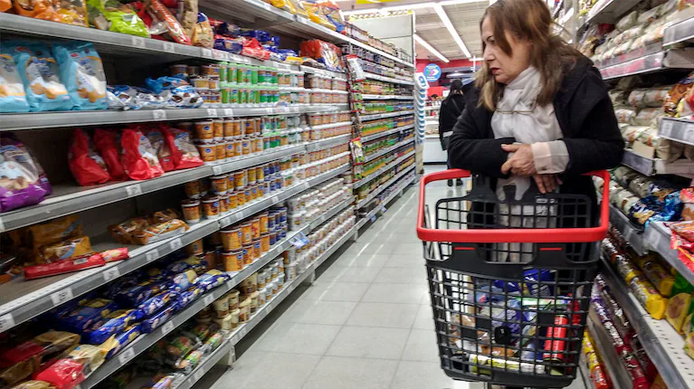 el-gobierno-derogo-71-normas-comerciales-y-elimino-controles-de-precios-que-considera-obsoletos-fuente-na-E2Z3RMBW4LL5KHORVKKSWRSNPY