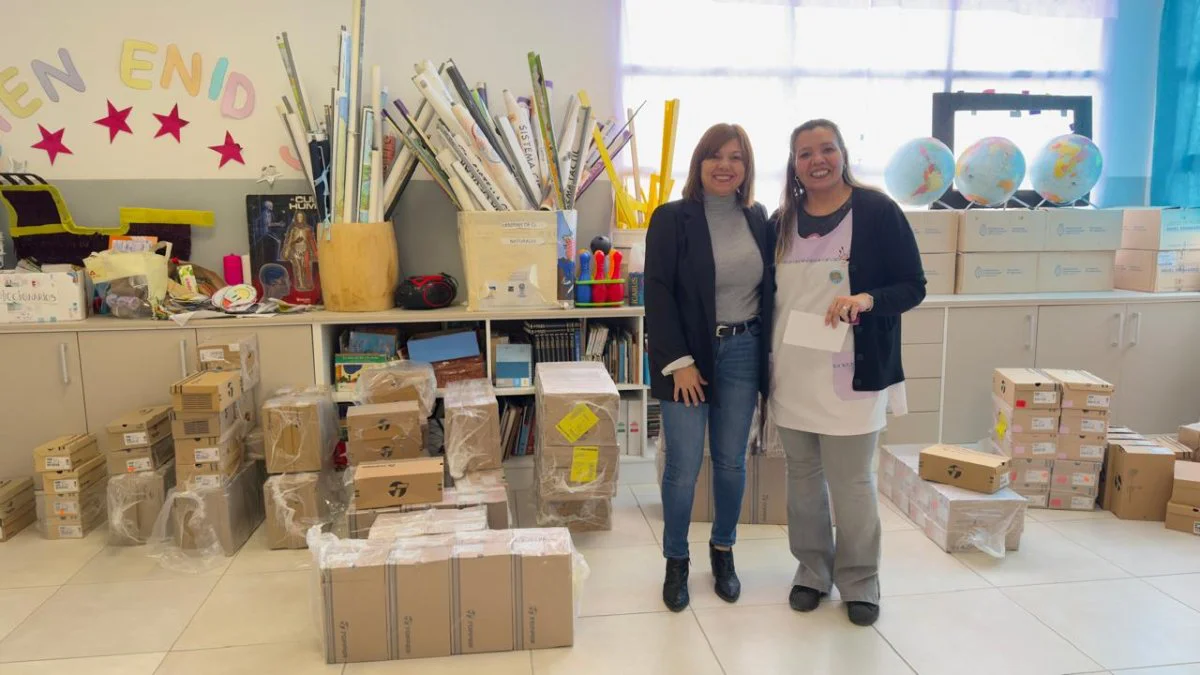 260909-ENTREGA_DE_ZAPATILLAS_EN__PICO_TRUNCADO__2_