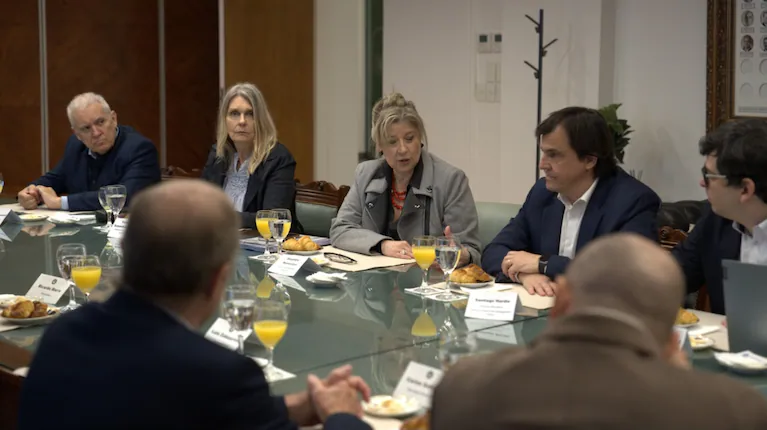 la-ministra-de-seguridad-alejandra-monteoliva-junto-al-director-de-la-afe-santiago-hardie-encabezan-la-reu...de-cereales-para-analizar-la-prevencion-frente-al-nino-y-el-trafico-ilegal-de-granos-foto-bcba-IDHTUOF6UJG6FFLTM3JHKJHQOI