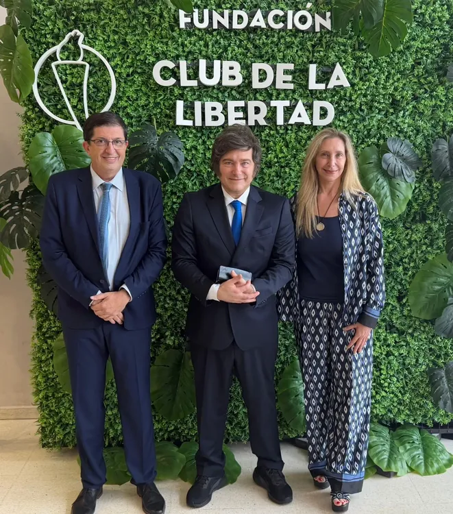 c7b77f0b-617f-4bc7-8a24-3811eba9dcdf