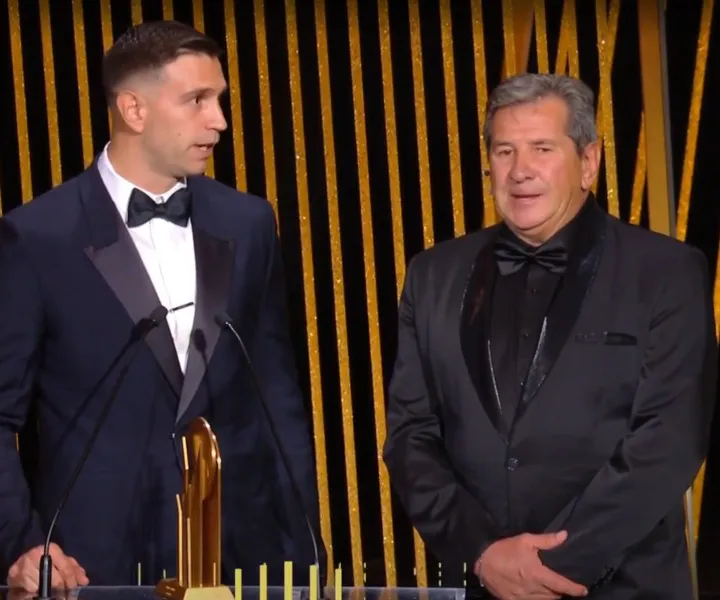 Dibu Martínez premio