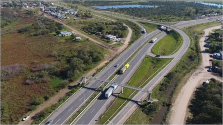 el-gobierno-comenzo-la-privatizacion-de-las-rutas-nacionales-foto-crusa-LTIY5CRF75CWXEZGAPDY64C554 (1)