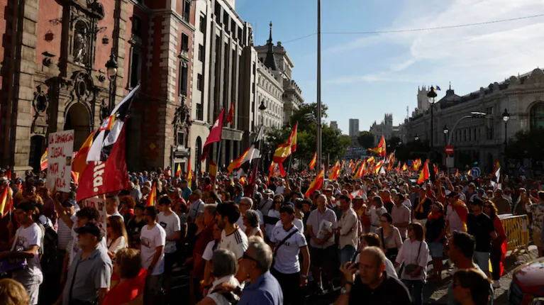 marcha-en-apoyo-de-la-defensa-de-ceuta-y-para-exigir-la-convocatoria-de-elecciones-generales-convocada-este-sabado-en-madrid-foto-efe-JBYTSQVHUVC2HM2M4AUS2GBXT4