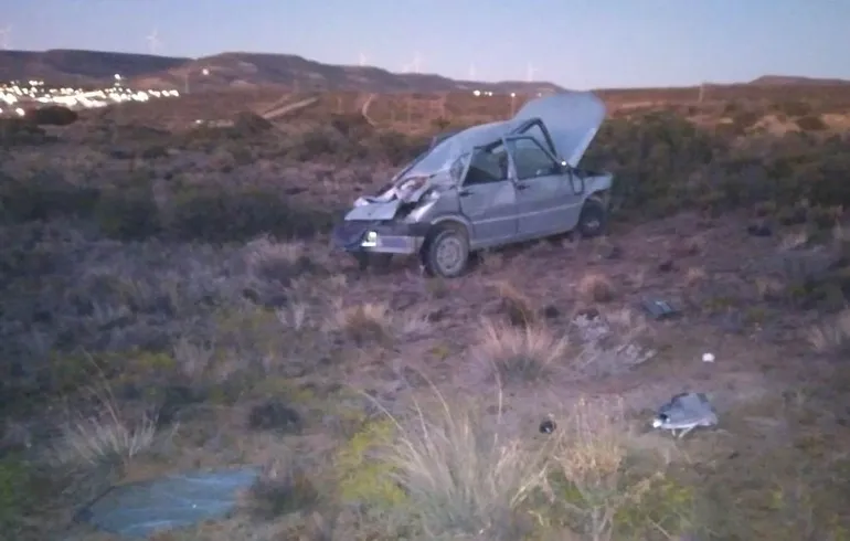 conductor-lesionado-al-volcar-auto-la-ruta-12