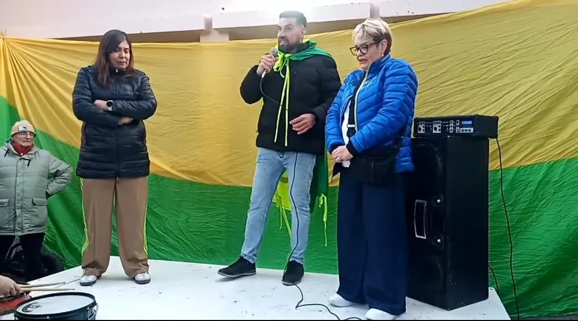 3718d8f6-c253-4d76-b171-9deebbfcc18a