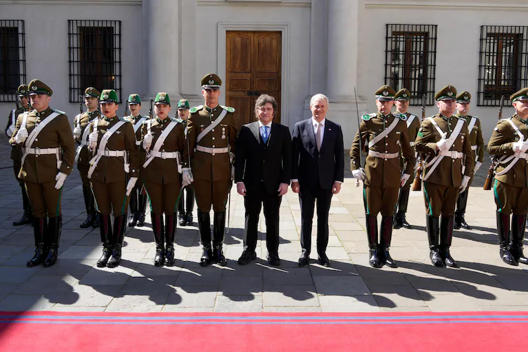 javier-milei-y-jose-antonio-kast-en-el-palacio-de-la-moneda-de-chile-foto-presidencia-R6H5IDAAOBC4TCURMEFQDWMXBA