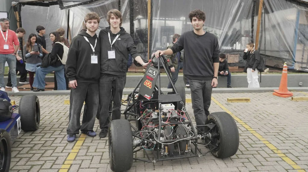 el-equipo-que-desarrollo-el-formula-sae-electricopara-correr-en-brasil-foto-juan-pablo-chaves-tn-videolab-NZWPWU4HKRHBDMJL4PSHU5TJJY